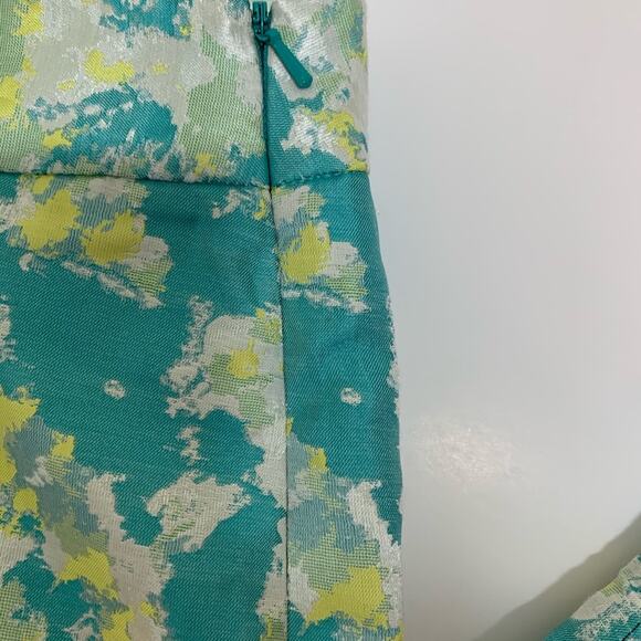 Talbots floral print cropped pants polyester/cotton blend women's size 8 - Picture 2 of 5